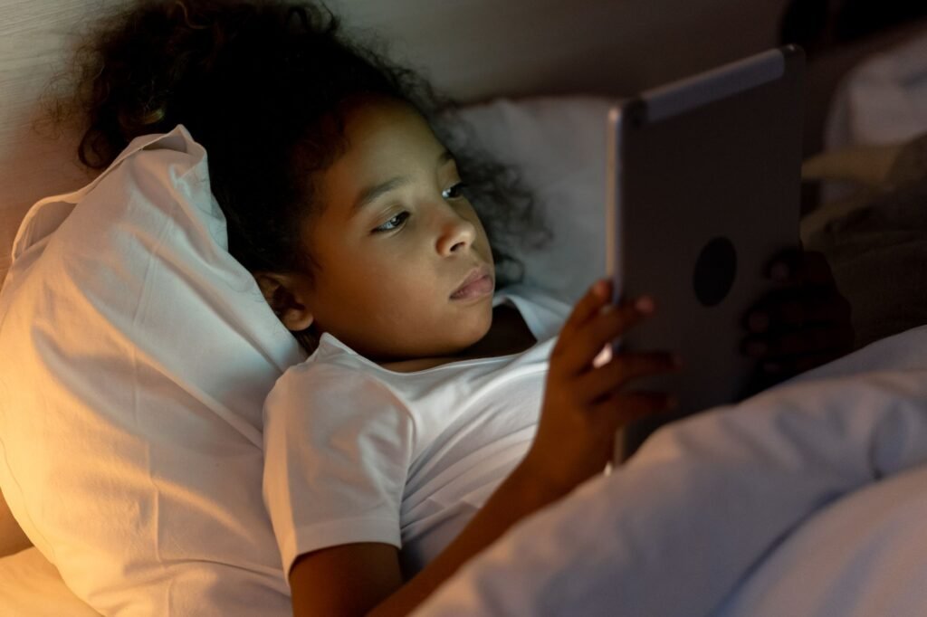 How to Reduce Screen Time Before Bedtime Naturally: A Complete Guide how to reduce screen time before bedtime naturally