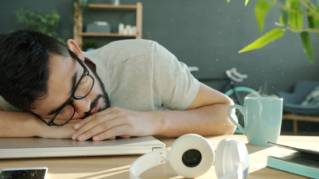 Natural Ways to Soothe Tired Eyes at Home: Expert Relief Guide natural ways to soothe tired eyes at home